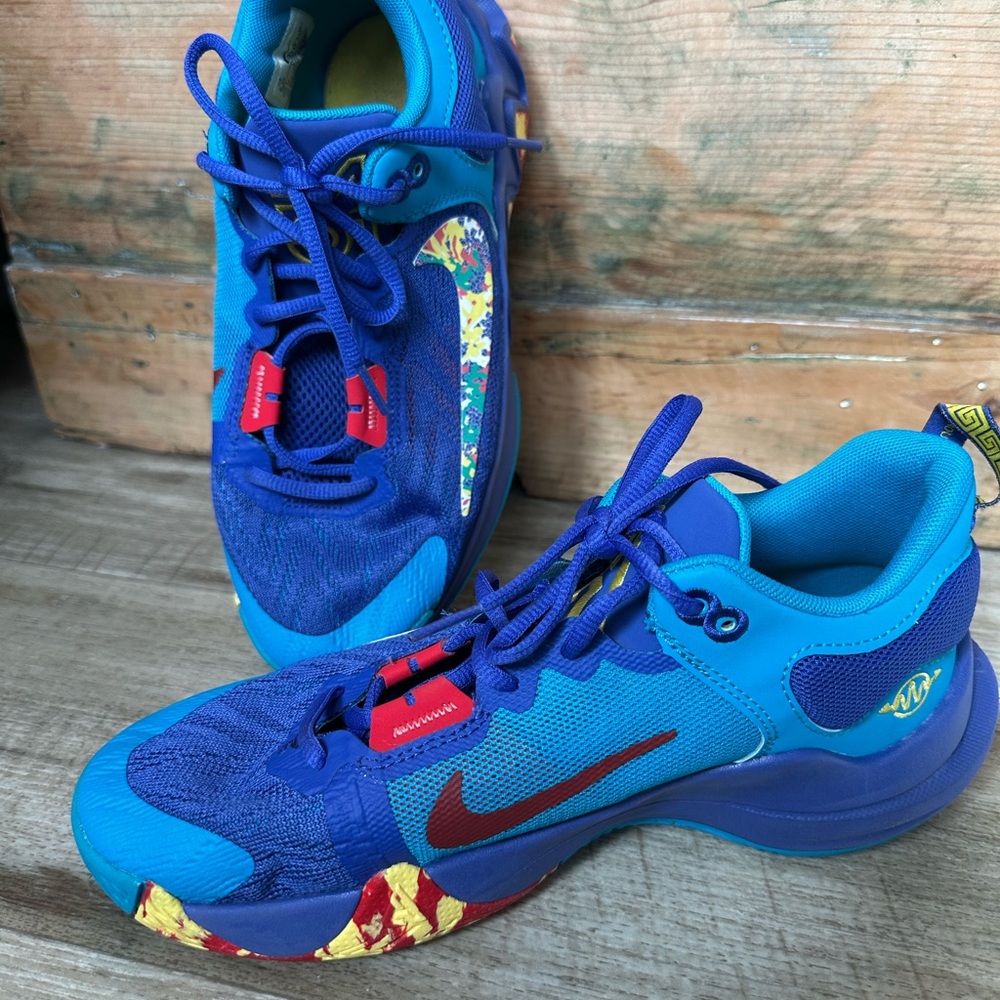 Nike Kids Blue and Red Multicolor Sneakers